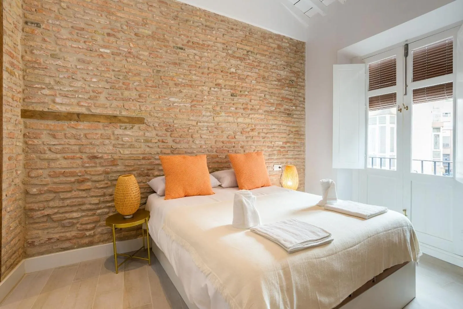 Te1A-El Teatro Brick Wall Suite Prime Location Málaga 0*,  España