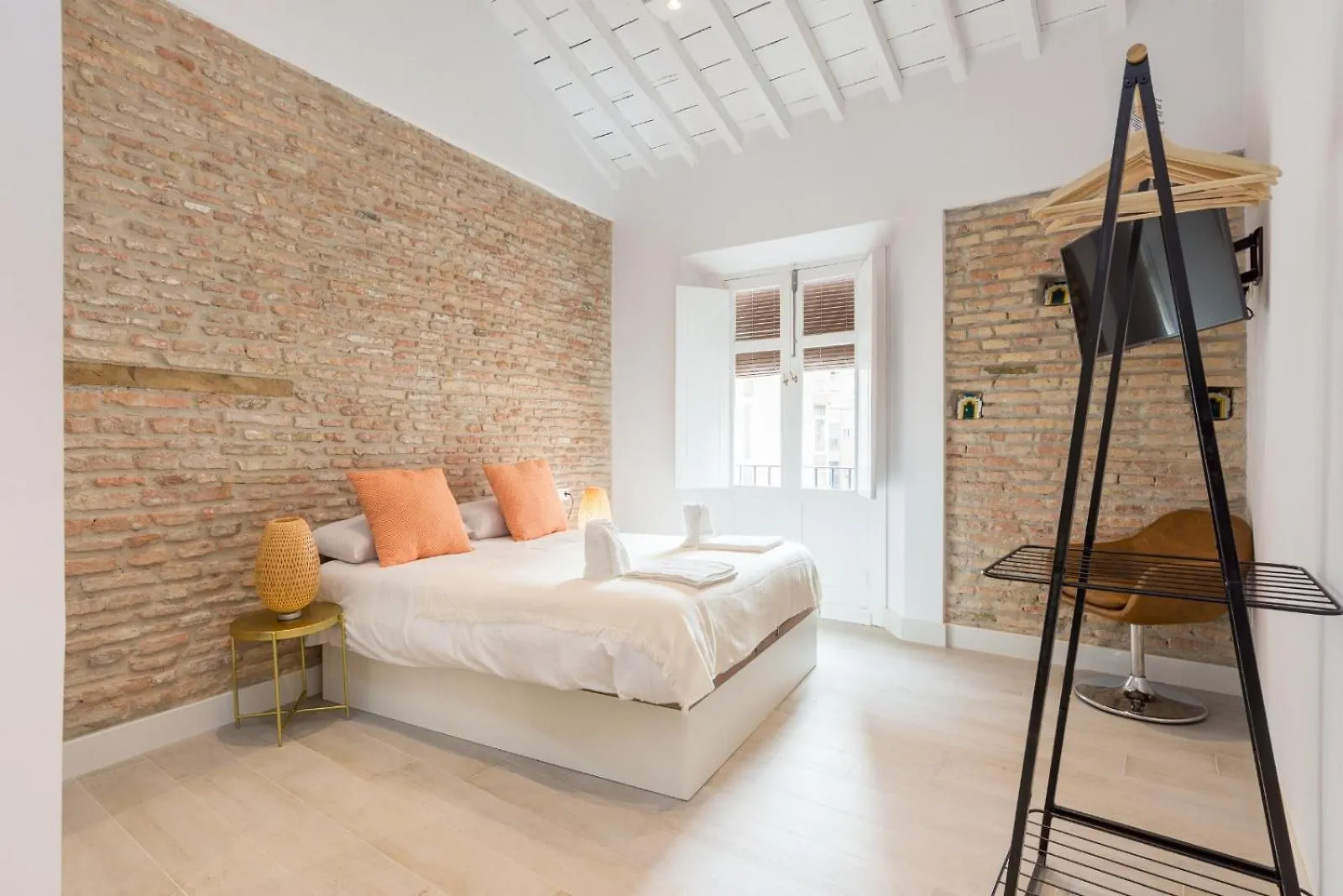 Te1A-El Teatro Brick Wall Suite Prime Location Málaga